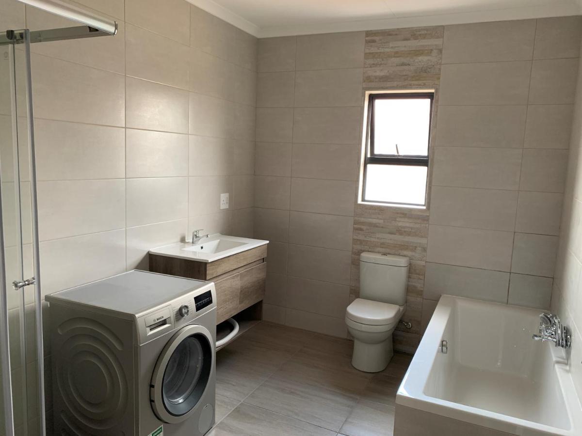 Elephant House, 2 Bedroom House, Next To Pilanesberg And Sun City Mogwase エクステリア 写真