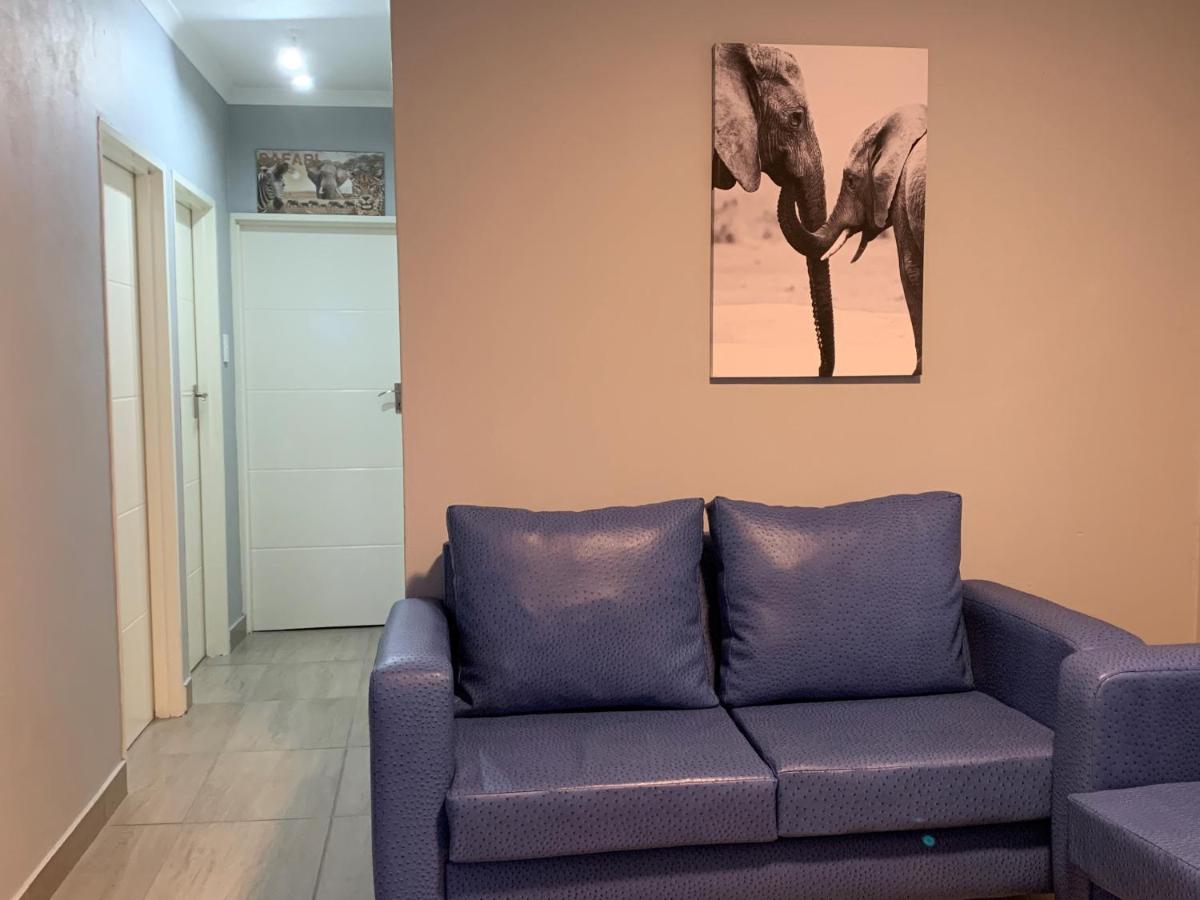 Elephant House, 2 Bedroom House, Next To Pilanesberg And Sun City Mogwase エクステリア 写真