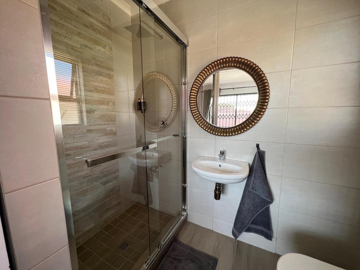 Elephant House, 2 Bedroom House, Next To Pilanesberg And Sun City Mogwase エクステリア 写真